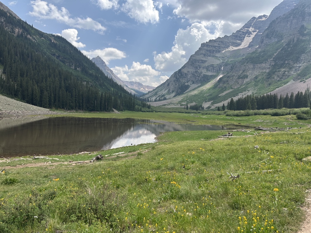 2024/07(July)/Maroon-Bells-Four-Pass-Loop/1024x768_2024-07-25-Maroon-Bells-4PL-159-Crater-Lake.JPG