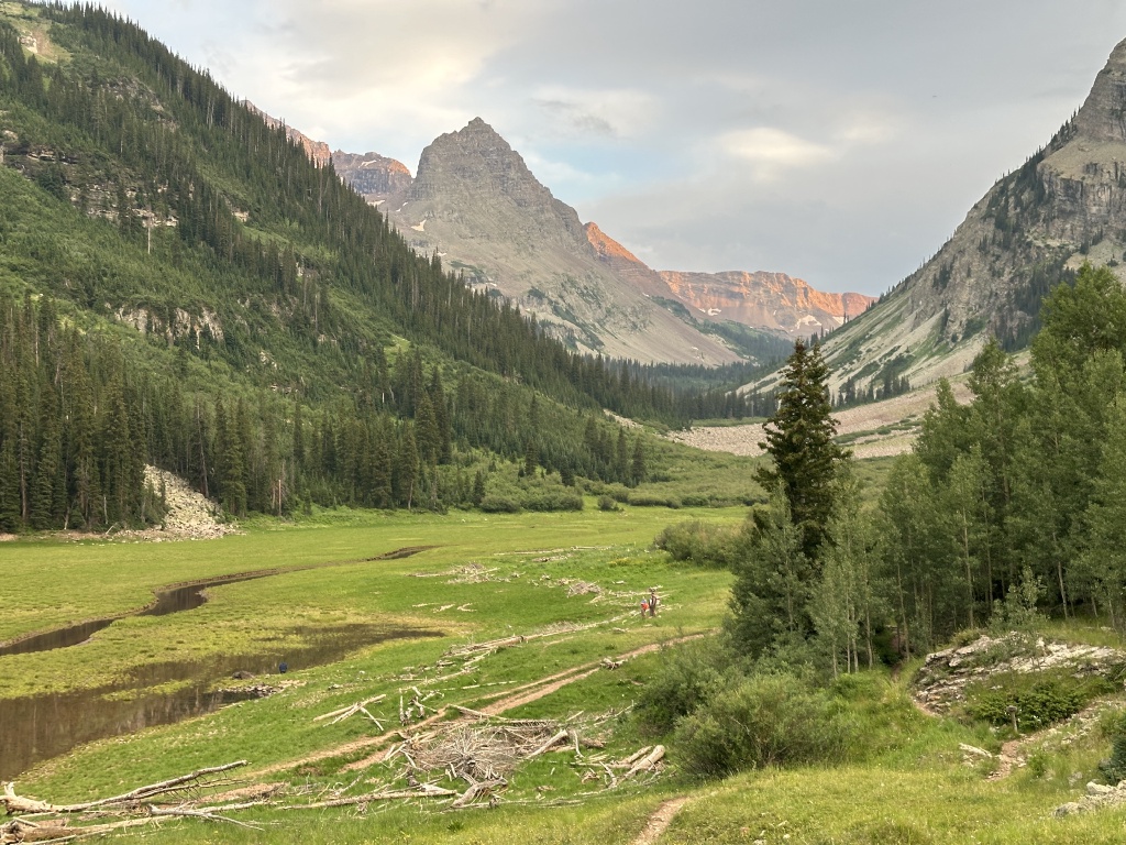 2024/07(July)/Maroon-Bells-Four-Pass-Loop/1024x768_2024-07-25-Maroon-Bells-4PL-172-Crater-Lake.JPG