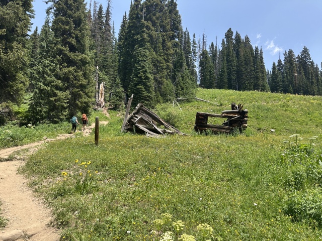 2024/07(July)/Maroon-Bells-Four-Pass-Loop/640x480_2024-07-23-Maroon-Bells-4PL-010-Justin-Angie-cabin.JPG