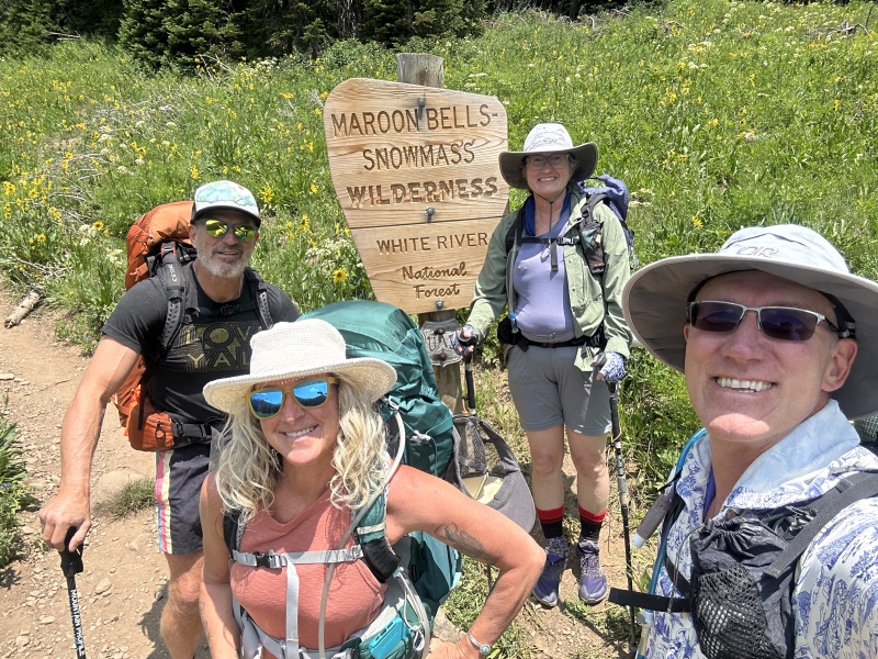 2024/07(July)/Maroon-Bells-Four-Pass-Loop/800x600_2024-07-23-Maroon-Bells-4PL-013-Justin-Angie-Suzi-Travis-GOOD.JPG