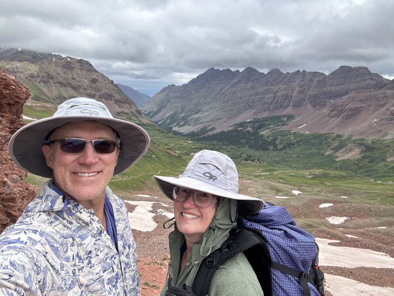 2024/07(July)/Maroon-Bells-Four-Pass-Loop/800x600_2024-07-26-Maroon-Bells-4PL-194-Travis-Suzi-Maroon-Pass-GOOD.JPG