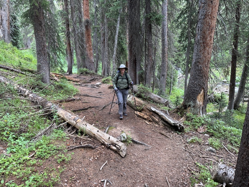2024/07(July)/Maroon-Bells-Four-Pass-Loop/800x600_2024-07-26-Maroon-Bells-4PL-200-Suzi.JPG