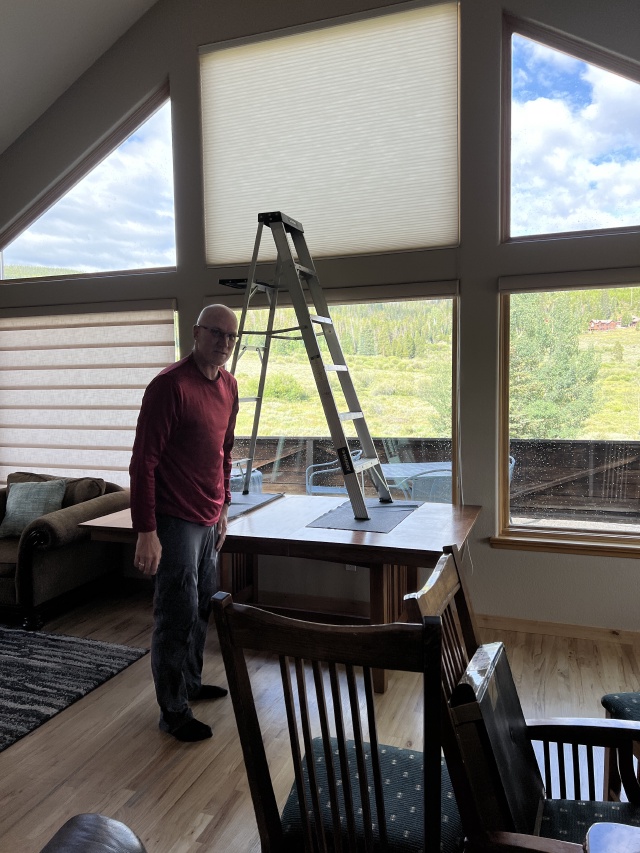 2024/08(August)/Colorado-Blinds/2024-08-11-Hunter-Blinds-Fix-01-Travis.JPG