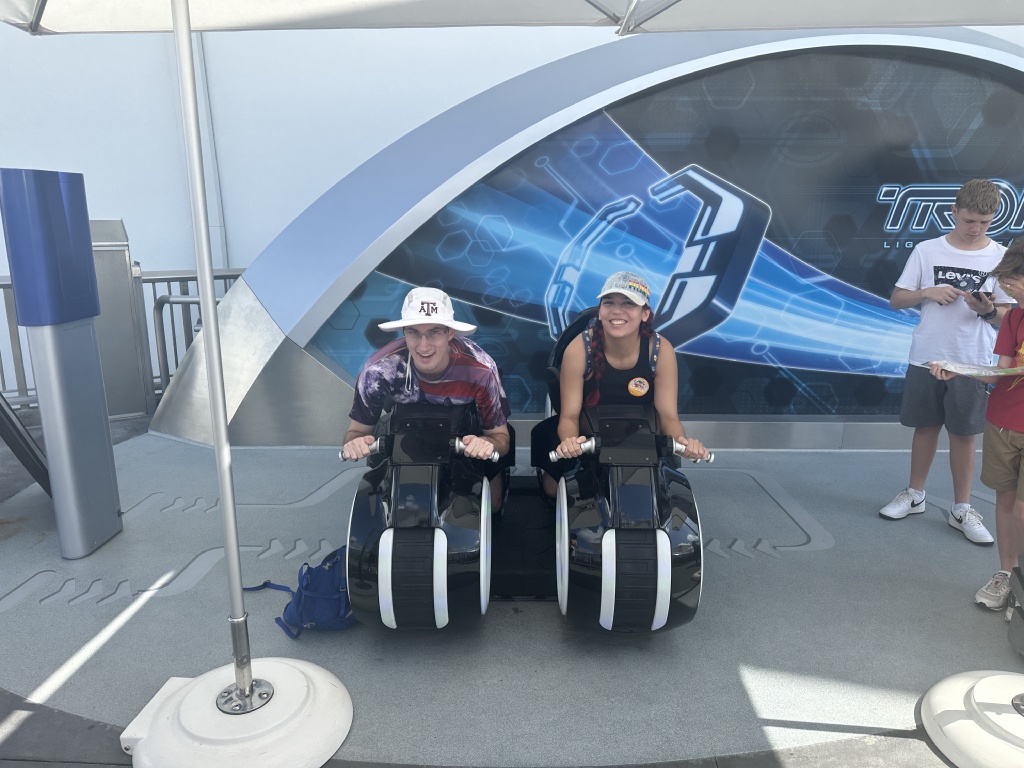 2024/08(August)/Disney-World-Chance-Bianca/1024x768_2024-08-01-Disney-World-012-Chance-Bianca-Lightcycle.JPG