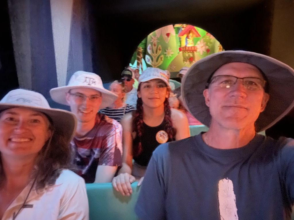 2024/08(August)/Disney-World-Chance-Bianca/1024x768_2024-08-01-Disney-World-020-Suzi-Chance-Bianca-Travis.JPG