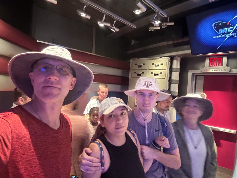 2024/08(August)/Disney-World-Chance-Bianca/800x600_2024-08-02-Disney-World-053-Travis-Bianca-Chance-Suzi.JPG
