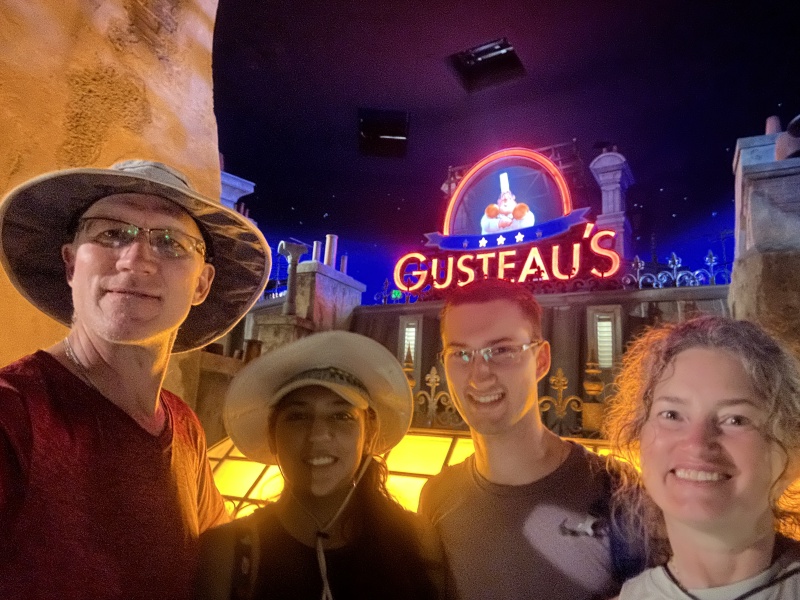 2024/08(August)/Disney-World-Chance-Bianca/800x600_2024-08-02-Disney-World-057-Travis-Bianca-Chance-Suzi.JPG