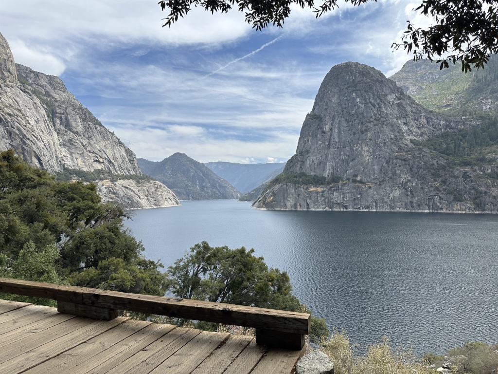 2024/08(August)/Yosemite-High-Sierra-Camp-Loop/1024x768_2024-08-23-Yosemite-023-HetchHetchy-Wapama-Falls.JPG