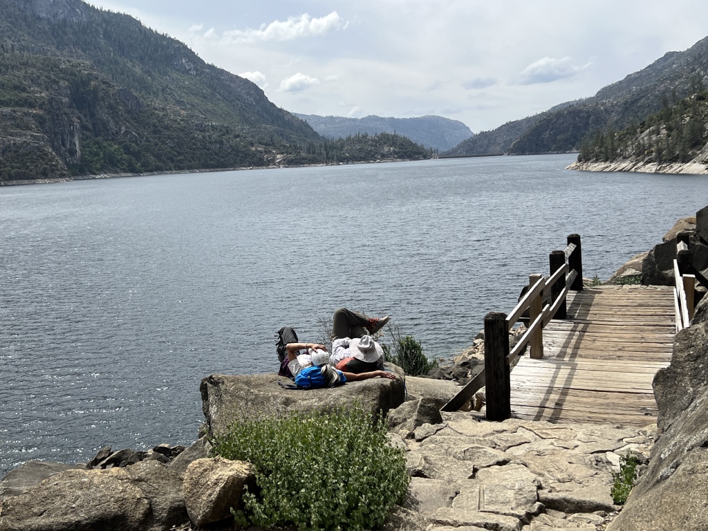 2024/08(August)/Yosemite-High-Sierra-Camp-Loop/1024x768_2024-08-23-Yosemite-034-HetchHetchy-Wapama-Falls-Kavita-Travis.JPG