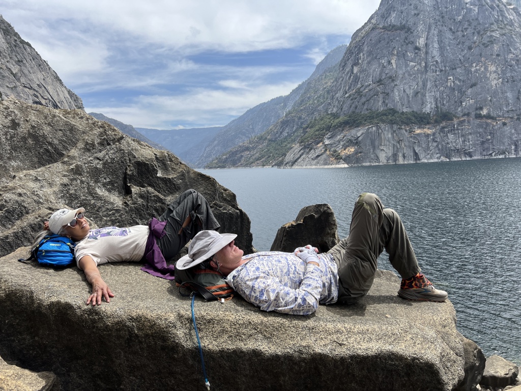 2024/08(August)/Yosemite-High-Sierra-Camp-Loop/1024x768_2024-08-23-Yosemite-035-HetchHetchy-Wapama-Falls-Kavita-Travis.JPG