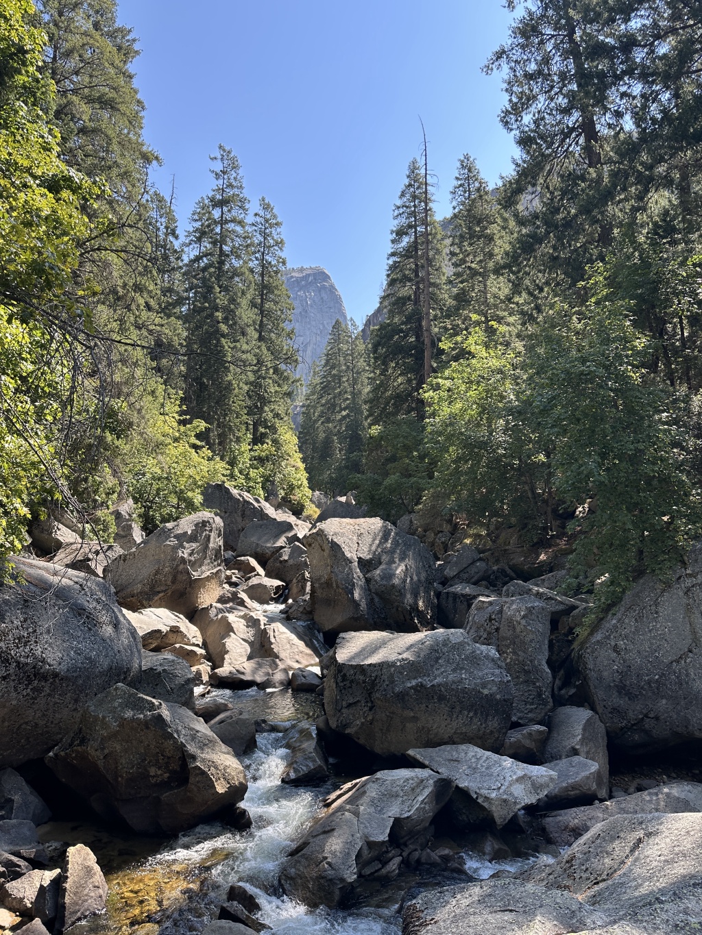 2024/08(August)/Yosemite-High-Sierra-Camp-Loop/1024x768_2024-08-25-Yosemite-110-HappyIsle-Mist-Trail-Nevada-Falls.JPG