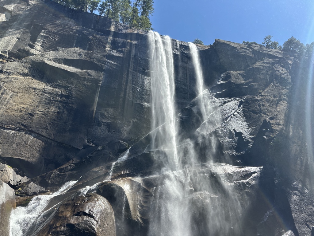 2024/08(August)/Yosemite-High-Sierra-Camp-Loop/1024x768_2024-08-25-Yosemite-128-HappyIsle-Mist-Trail-Nevada-Falls.JPG
