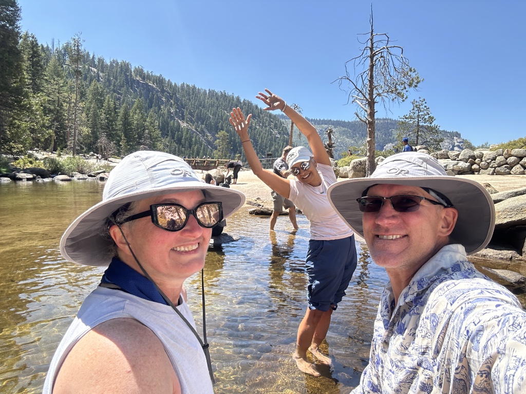 2024/08(August)/Yosemite-High-Sierra-Camp-Loop/1024x768_2024-08-25-Yosemite-159-HappyIsle-Mist-Trail-Nevada-Falls-Suzi-Kavita-Travis.JPG