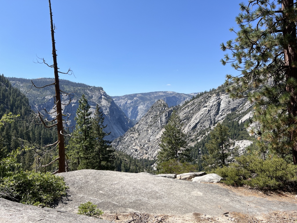 2024/08(August)/Yosemite-High-Sierra-Camp-Loop/1024x768_2024-08-25-Yosemite-170-HappyIsle-Mist-Trail-Nevada-Falls.JPG