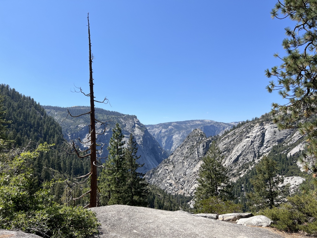 2024/08(August)/Yosemite-High-Sierra-Camp-Loop/1024x768_2024-08-25-Yosemite-171-HappyIsle-Mist-Trail-Nevada-Falls.JPG