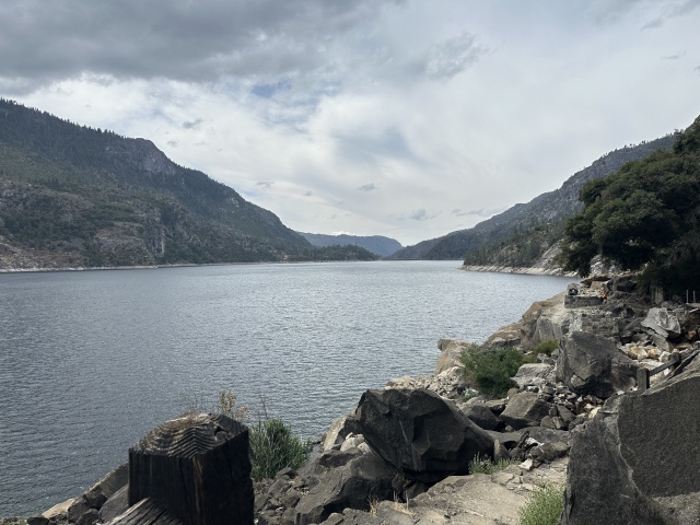 2024/08(August)/Yosemite-High-Sierra-Camp-Loop/640x480_2024-08-23-Yosemite-026-HetchHetchy-Wapama-Falls.JPG