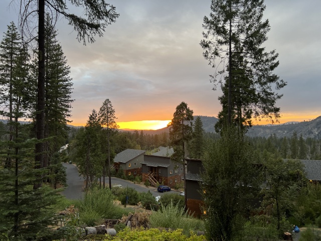 2024/08(August)/Yosemite-High-Sierra-Camp-Loop/640x480_2024-08-23-Yosemite-044-Rush-Creek-Lodge-Sunset.JPG