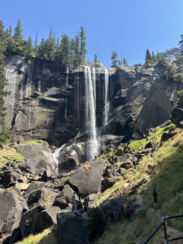 2024/08(August)/Yosemite-High-Sierra-Camp-Loop/640x480_2024-08-25-Yosemite-122-HappyIsle-Mist-Trail-Nevada-Falls.JPG