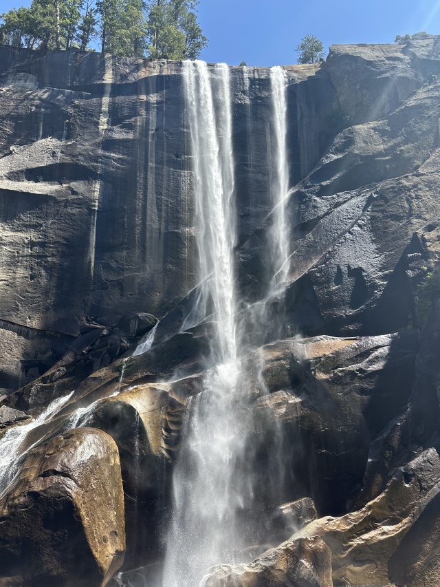 2024/08(August)/Yosemite-High-Sierra-Camp-Loop/640x480_2024-08-25-Yosemite-131-HappyIsle-Mist-Trail-Nevada-Falls.JPG