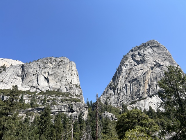 2024/08(August)/Yosemite-High-Sierra-Camp-Loop/640x480_2024-08-25-Yosemite-148-HappyIsle-Mist-Trail-Nevada-Falls.JPG