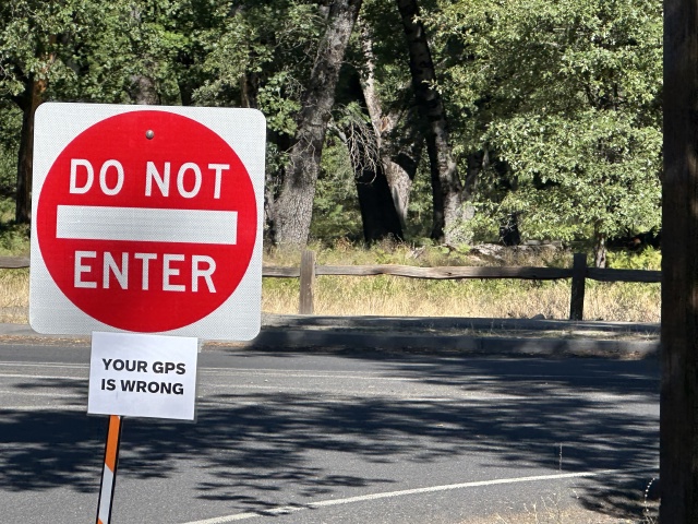 2024/08(August)/Yosemite-High-Sierra-Camp-Loop/640x480_2024-08-26-Yosemite-207-GPS-is-Wrong.JPG