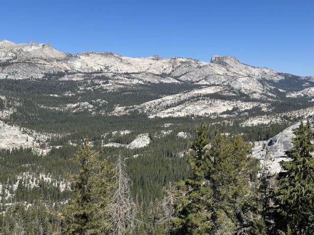 2024-08-29-Yosemite-382-hike-to-MayLake.JPG