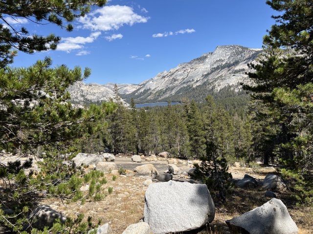 2024-08-29-Yosemite-387-hike-to-MayLake.JPG