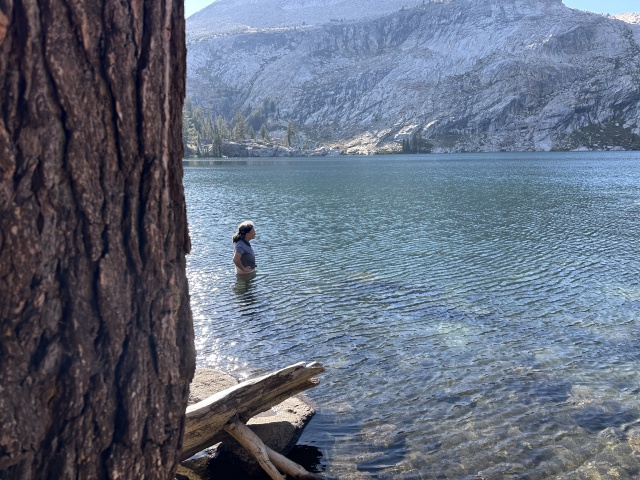 2024-08-29-Yosemite-398-hike-to-MayLake-Suzi.JPG