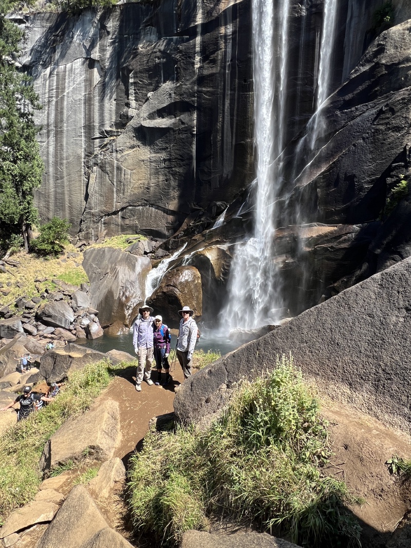 2024-08-25-Yosemite-135-HappyIsle-Mist-Trail-Nevada-Falls-BenAllums-Kavita-Travis.JPG