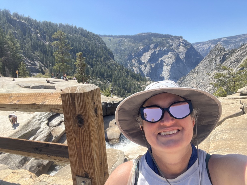 2024/08(August)/Yosemite-High-Sierra-Camp-Loop/800x600_2024-08-25-Yosemite-166-HappyIsle-Mist-Trail-Nevada-Falls-Suzi.JPG