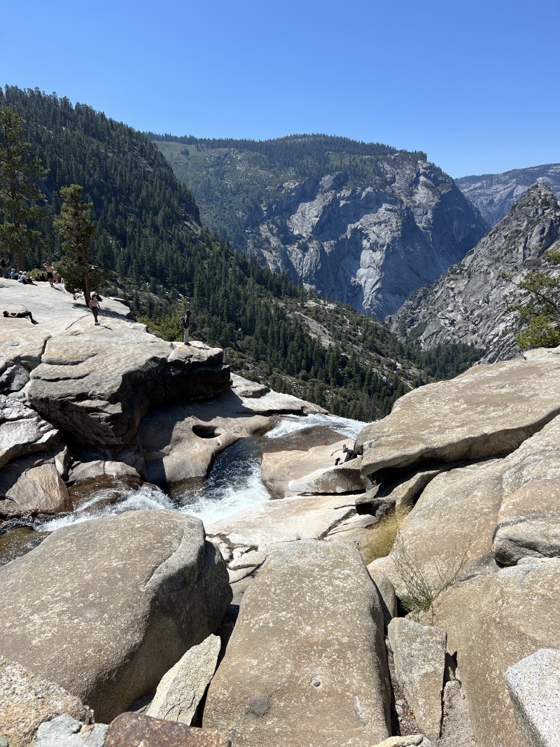 2024/08(August)/Yosemite-High-Sierra-Camp-Loop/800x600_2024-08-25-Yosemite-167-HappyIsle-Mist-Trail-Nevada-Falls.JPG