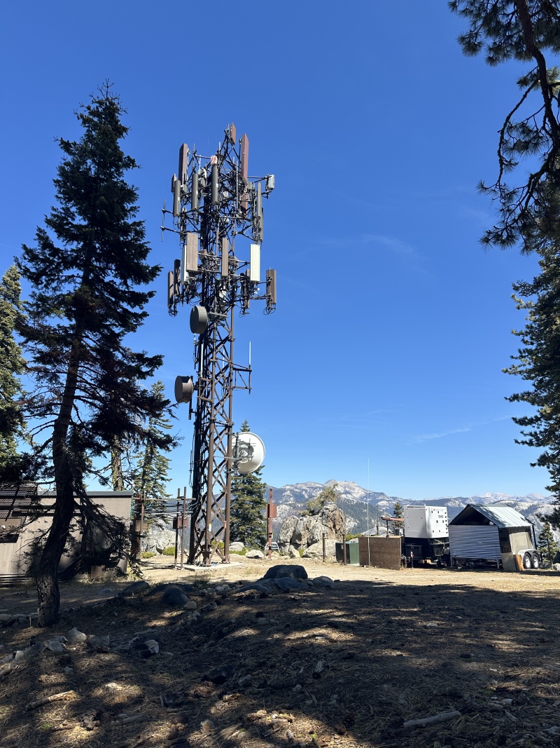 2024/08(August)/Yosemite-High-Sierra-Camp-Loop/800x600_2024-08-26-Yosemite-223-Sentinel-TaftPoint-Cell-Tower.JPG