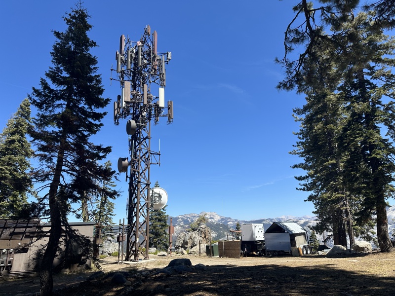 2024/08(August)/Yosemite-High-Sierra-Camp-Loop/800x600_2024-08-26-Yosemite-224-Sentinel-TaftPoint-Cell-Tower.JPG