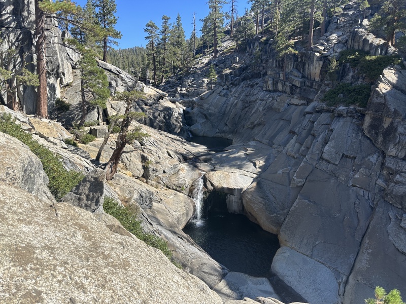 2024/08(August)/Yosemite-High-Sierra-Camp-Loop/800x600_2024-08-27-Yosemite-290-Falls-to-Tioga-Rd.JPG