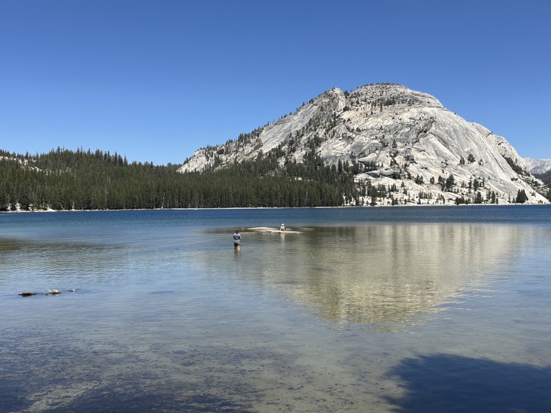 2024-08-29-Yosemite-385-hike-to-MayLake.JPG