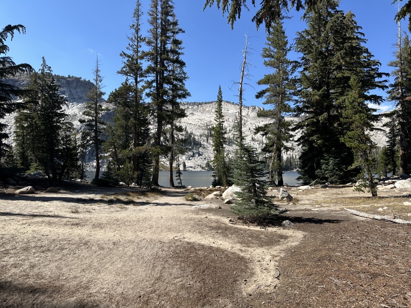 2024-08-29-Yosemite-389-hike-to-MayLake.JPG