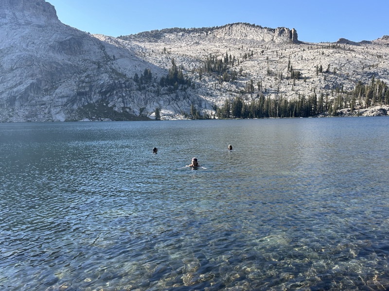 2024-08-29-Yosemite-399-hike-to-MayLake-Suzi-AdrianaGraf-SonyaJavits.JPG