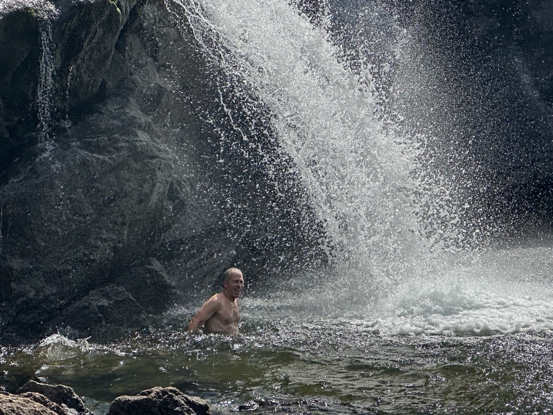 2024-08-30-Yosemite-468-Glen-Aulin-Larry.JPG