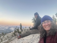 2024-08-29-Yosemite-410-hike-to-MayLake-Travis-Suzi.JPG
