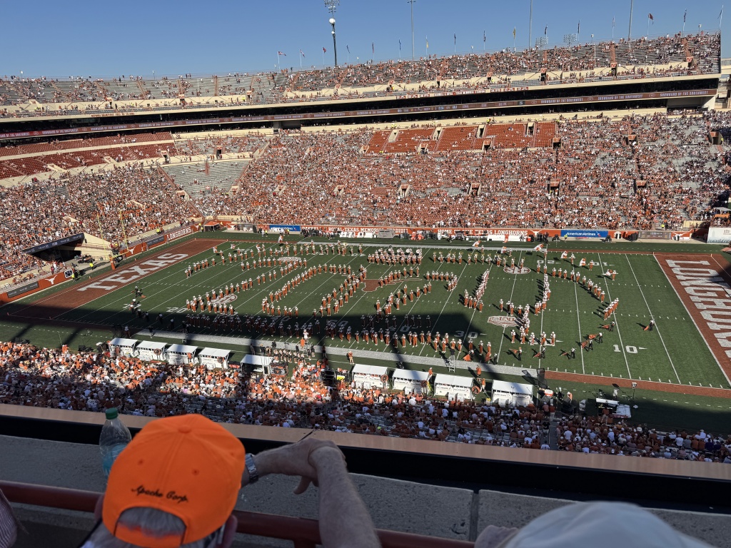 2024/09(September)/UT-Football/1024x768_2024-09-28-UT-Football-28.JPG