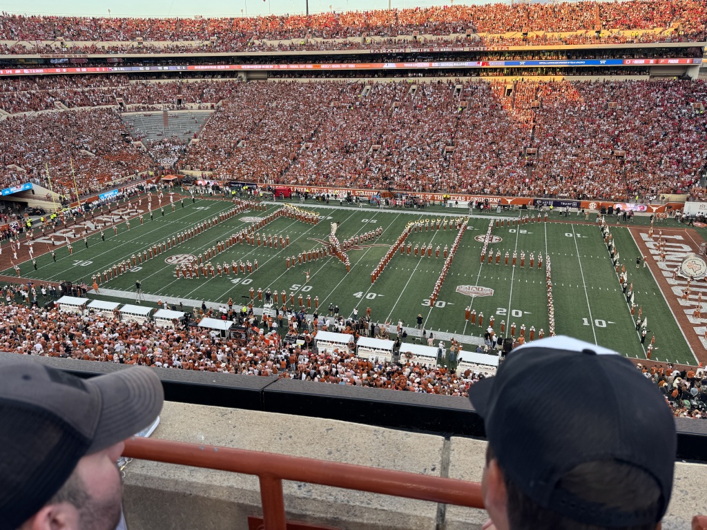 2024/09(September)/UT-Football/1024x768_2024-10-19-UT-Football-49.JPG