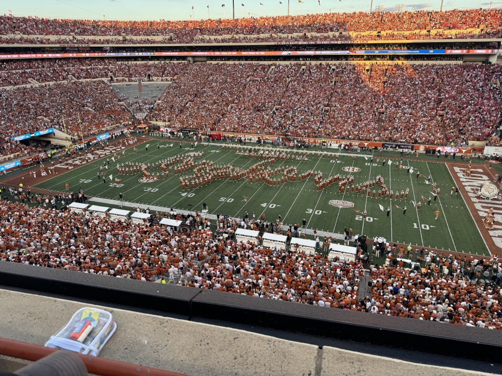 2024/09(September)/UT-Football/1024x768_2024-10-19-UT-Football-52.JPG