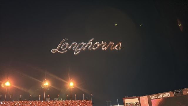 2024/09(September)/UT-Football/640x480_2024-10-19-UT-Football-63-drone-Show.JPG