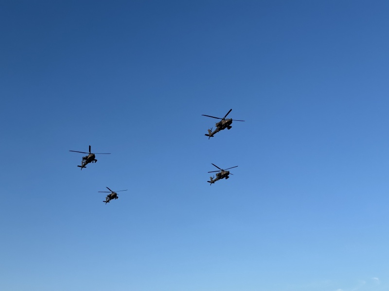 2024/09(September)/UT-Football/800x600_2024-09-21-UT-Football-13-helicopters.JPG