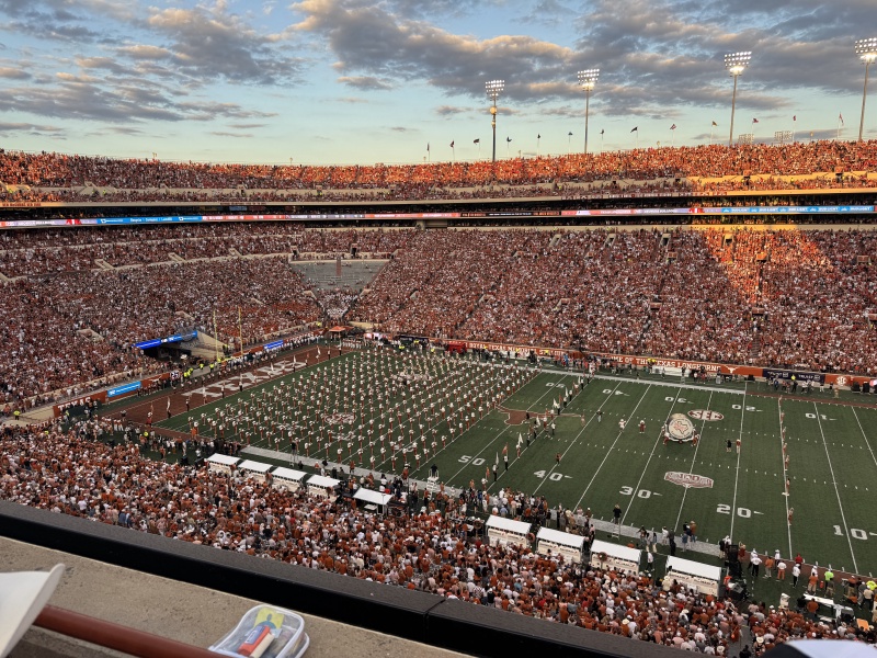 2024/09(September)/UT-Football/800x600_2024-10-19-UT-Football-48.JPG
