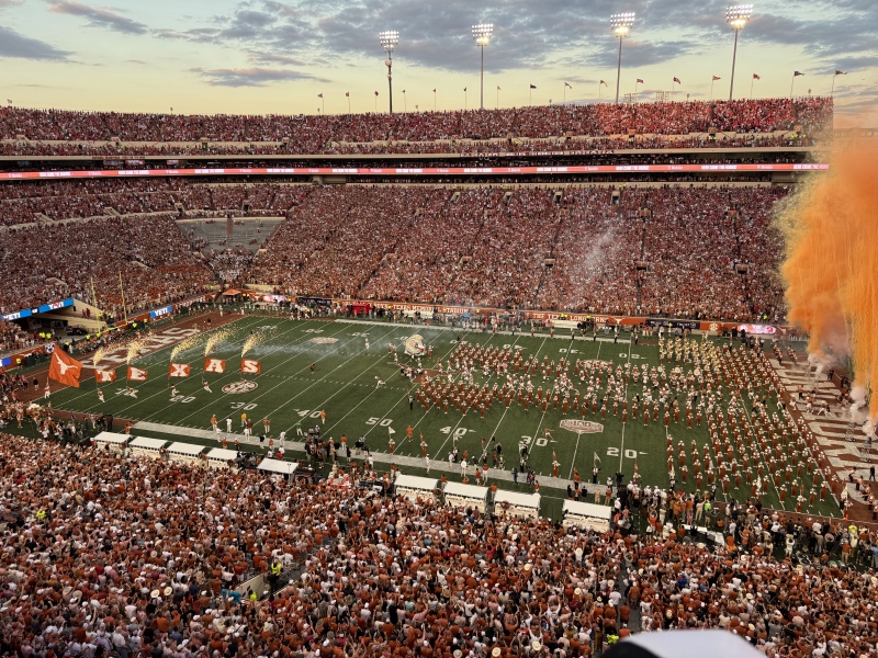 2024/09(September)/UT-Football/800x600_2024-10-19-UT-Football-58.JPG