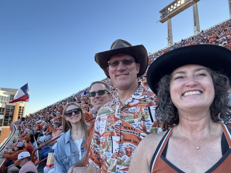 2024/09(September)/UT-Football/800x600_2024-11-23-UT-Football-94-Sydney-Josh-Travis-Suzi.JPG