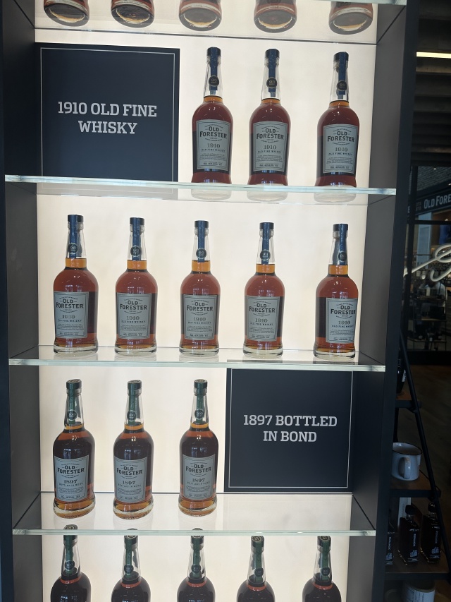 2024/09(September)/VA-SAVD-Louisville-KY/640x480_2024-09-09-VA-SAVD-Louisville-04-Old-Forester-distillery.JPG