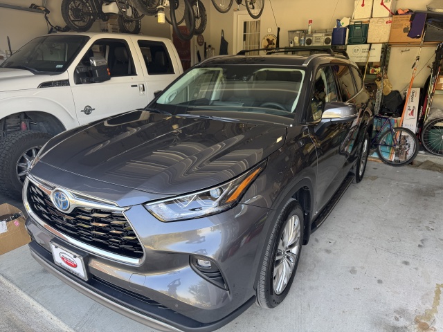 2024/10(October)/2024-Highlander-Hybrid-Platinum/640x480_2024-10-10-Toyota-Highlander-new-16.JPG
