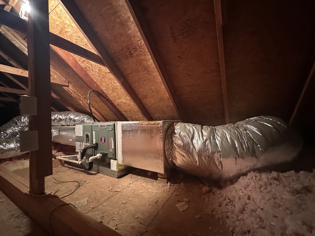 2024/10(October)/AC-replacement-upstairs/1024x768_2024-09-14-Comanche-Upstairs-AC-replacement-02.JPG